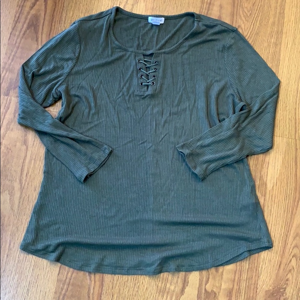 Dressbarn, lace up 3/4 sleeve top